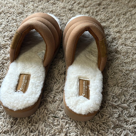 Koolaburra by Ugg slippers - Picture 3 of 4